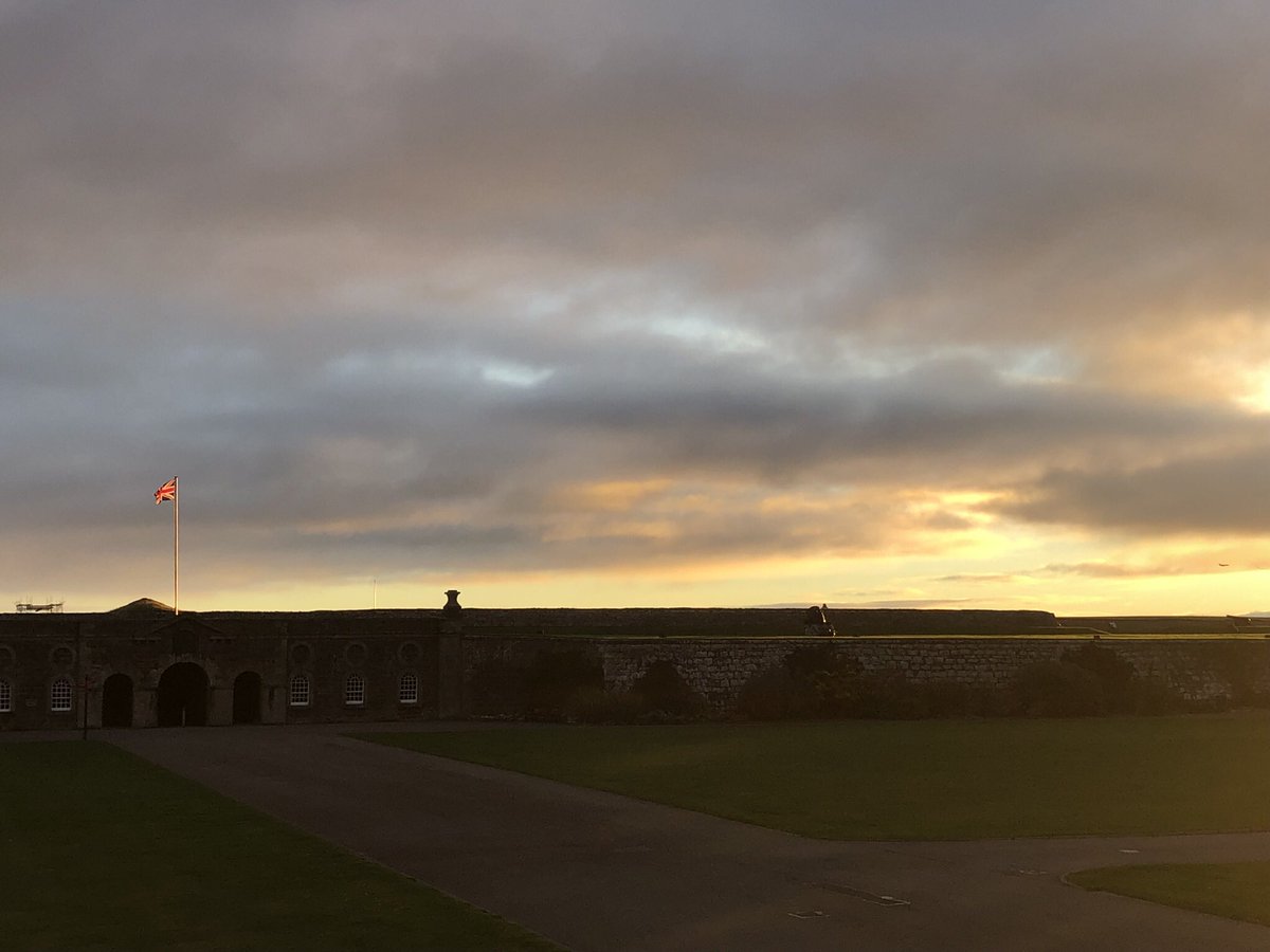 Happy Red Hackle Day to all that serve, and have served wearing the famous🔻. We hope Jonny Cope wasn’t too loud and the gunfire not too shocking…iykyk <a href="/The_SCOTS/">The SCOTS</a> <a href="/museumbw/">The Black Watch Castle and Museum</a> 🔻🏴󠁧󠁢󠁳󠁣󠁴󠁿🔻