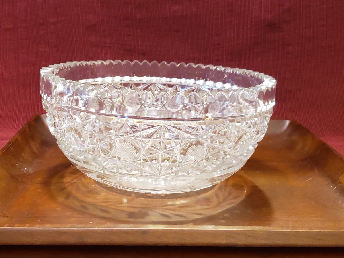 atticesoterica's tweet photo. Vintage Unsigned Clear Cut Crystal Glass Bowl With Floral Pattern And Saw Tooth Edge https://t.co/ErS40rB5Gn #BestOffer #AtticEsoterica #Antiques #Collectibles #Vintage #Curios #Etsy #LargeBowl https://t.co/JcArumNbds