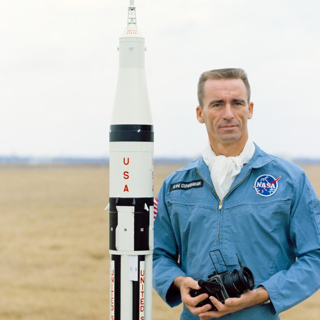 Radio3scienza's tweet photo. La morte di #WalterCunningham, l'ultimo dei tre astronauti di #Apollo7, e poi gli ultimi studi sulla scomparsa dei dinosauri di 66 milioni di anni fa. Questi i temi della puntata di questa mattina: alle 11.30 su @Radio3tweet https://t.co/GeLzi4E8tb