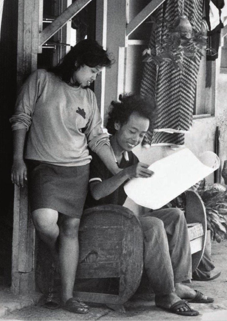 RIP Diah "Sipon" Sujirah, wife of Indonesian poet Wiji Thukul, died in their hometown Solo today. He went missing in 1998 at the end of the President Soeharto era. Sipon had been looking for her husband until today facebook.com/wahyu.susilo.5