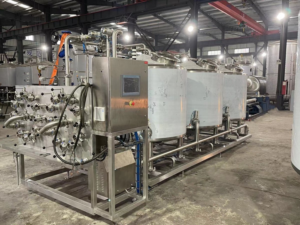 Yolong_Brewtech's tweet photo. 15BBL FUll-Automated CIP Unit with valve manifolds which will be make easy to use. 

Controls programming (PLC and HMI) for the CIP Skid to perform routing of the CIP solutions. 

Make your cleaning in place easy with us.

#breweryclean #CIP #15BBLCIP #CIPsolutions #CIPSkid https://t.co/ywF6QgyIZ1