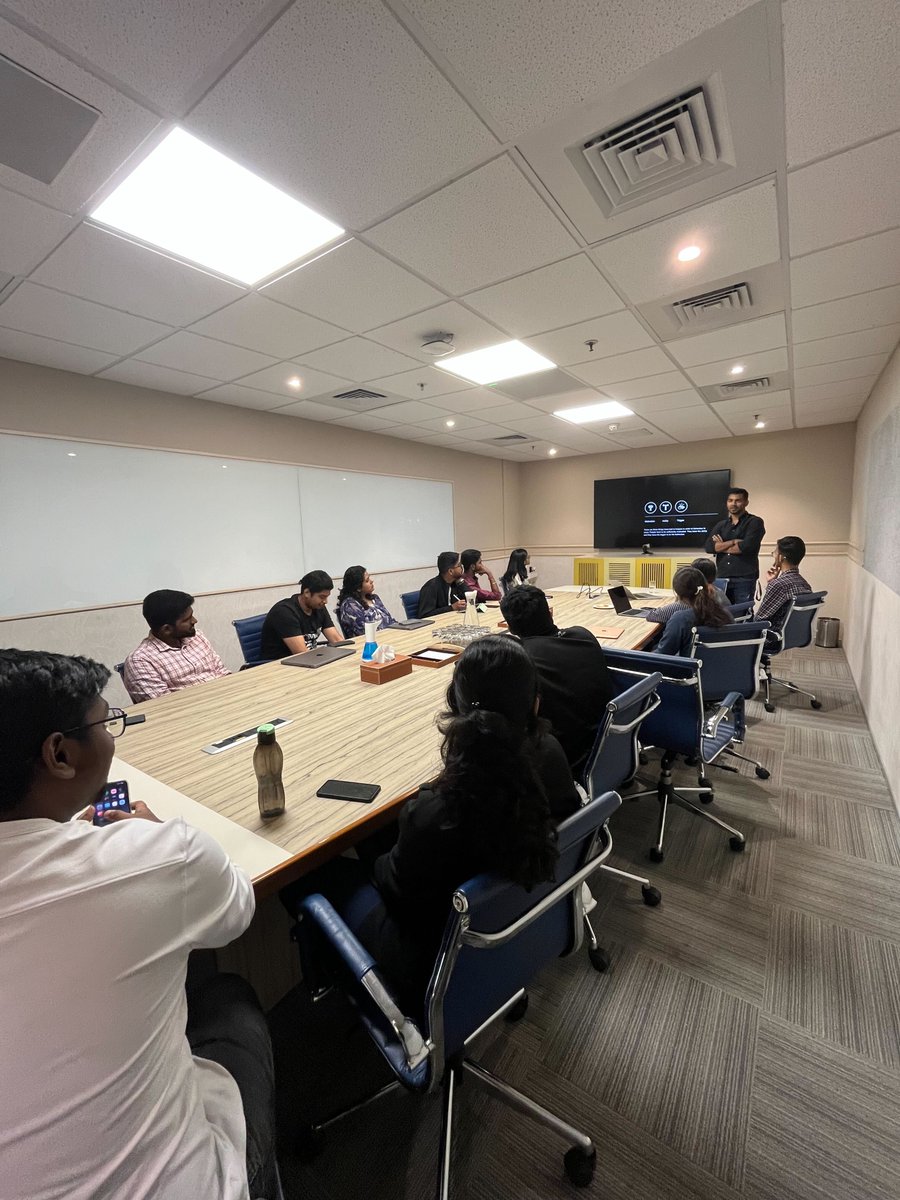 RocketlaneHQ's tweet image. We had @arundesigns come back with a #Curiosity session this week, and we explored #behavioraldesign.

We learned about the motivations and triggers that designers incorporate to make people develop a habit of using applications!

#LifeAtRocketlane
