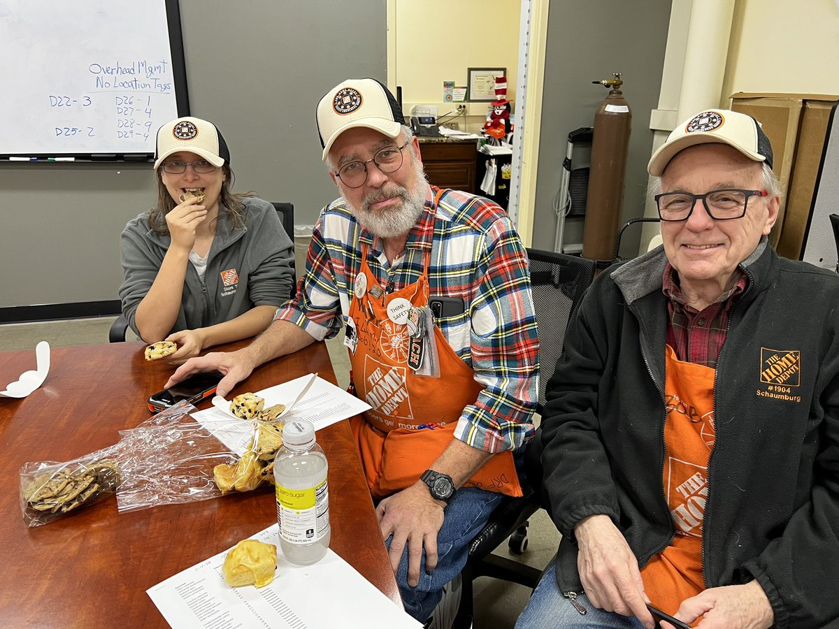 TraciHarding7's tweet photo. Hats and treats for our In Focus team to let them know how much we appreciate them and all they do to keep us safe.  Great job and THANK YOU!!! https://t.co/cYu4cC75CS