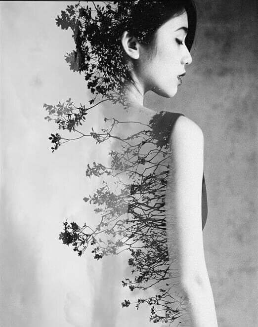 كلهم أصـــدقاء .. 

إلّا من انتشلك من حزنك ..
و آمن بك و راهن على نجاتك .. 

هذا يُسمى ( عزيز الروح ) ..