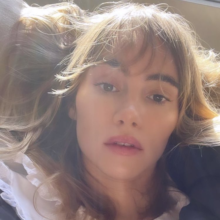 Happy birthday suki waterhouse aka love of my life  so proud of u and love u lots, hope u have a wonderful day 