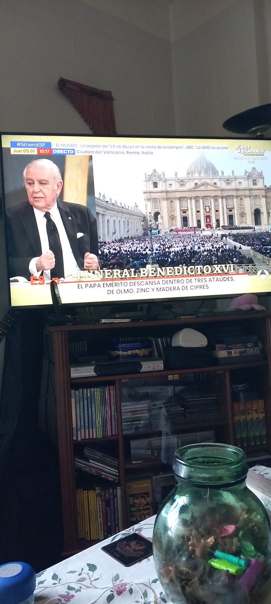 LUCHONUMBER1's tweet photo. Gracias a A3 por las imágenes, pero el audio muy mal. ¡Que se callen!#5EneroESP https://t.co/e8AYxyHLhn