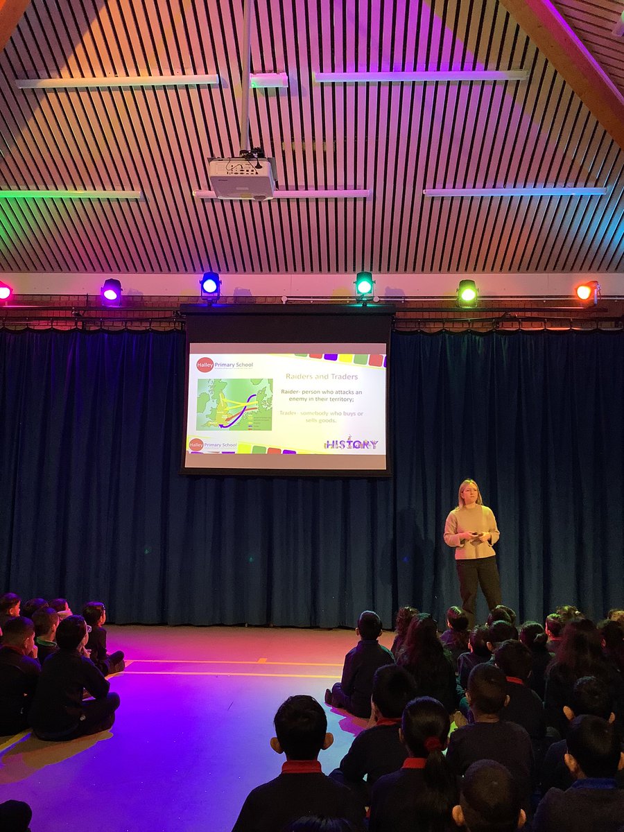 HalleyYear4's tweet photo. We have been introduced to our topic for this term. #Tradersandraiders #vikings #stoneage https://t.co/DG9C04DHMM