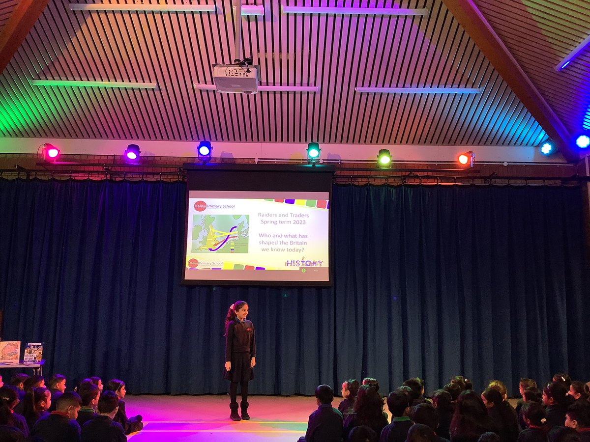 HalleyYear4's tweet photo. We have been introduced to our topic for this term. #Tradersandraiders #vikings #stoneage https://t.co/DG9C04DHMM
