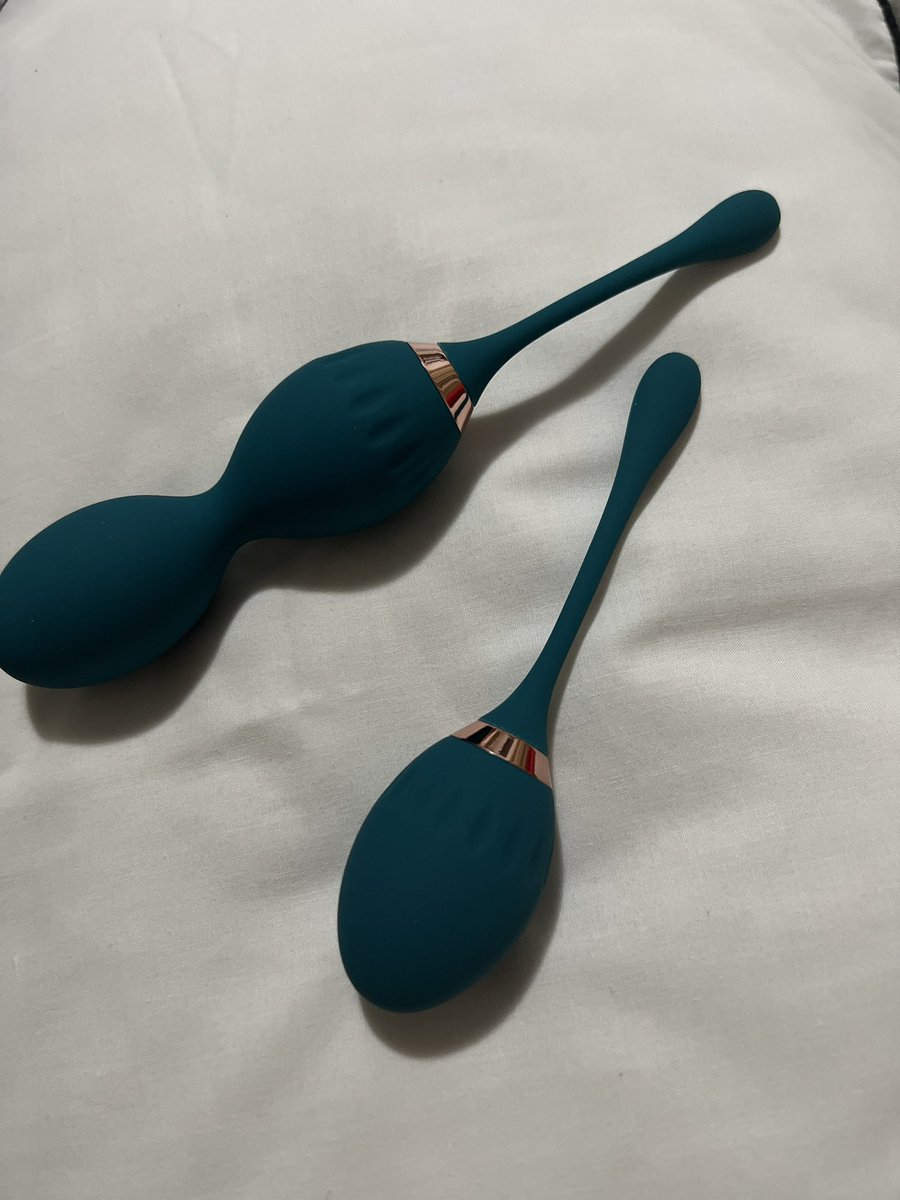Tingles_SA's tweet photo. kegel ball set consists of 2 weighted Ben Wa balls - one single and one double ball - made from silicone. Besides strengthening your pelvic floor muscles to prevent health issues, when used regularly, kegel balls may result in increased sexual sensation and an improved sex life. https://t.co/pvKrUNyNCf