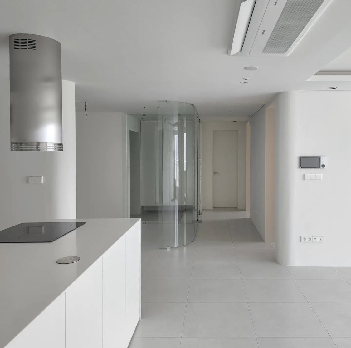 alwaysiIoveu's tweet image. 인스타 구경하다가 이 곡선 예뻐서 기절함…
벽이 꼭 네모 반듯할 필요는 없지…