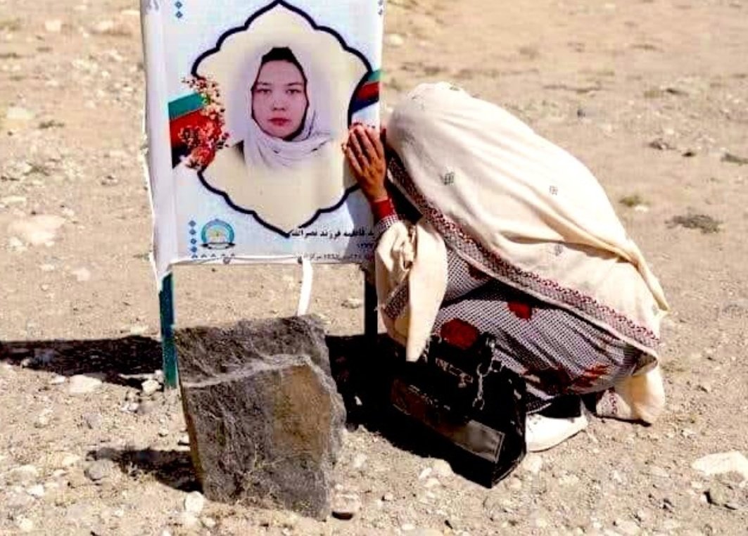 daichopanazmo's tweet photo. Spend lifetime of hardwork, go through systematic discrimination to earn money to bring up your children, in matter of minutes all the efforts of your hardwork shatters, your hopes, dreams &amp; futures gets broken to pieces simply for the crime of being Hazara!
#StopHazaraGenocide https://t.co/iNJ7xLznDn