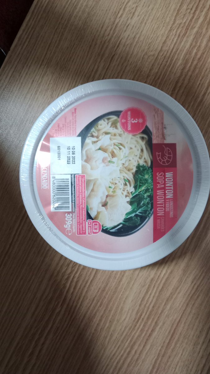 Crisvilau's tweet photo. @Mercadona Hola feliz año, porque han retirado del mercado está sopa de Wonton , que por lo visto estaba funcionando bien . Gracias https://t.co/MltcEuklHw