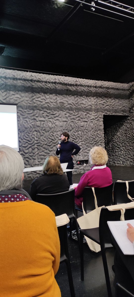 LimediaGalerie's tweet image. Aujd les partenaires de la #teamLimedia sont réunis à la médiathèque #Puzzl @VilleThionville pour une journée d&apos;échange et de convivialité. L&apos;occasion de rencontrer les nouvx partenaires du projet #limedia On démarre ac @GilliumJohann qui évoque l&apos;accessibilité des sites #limedia