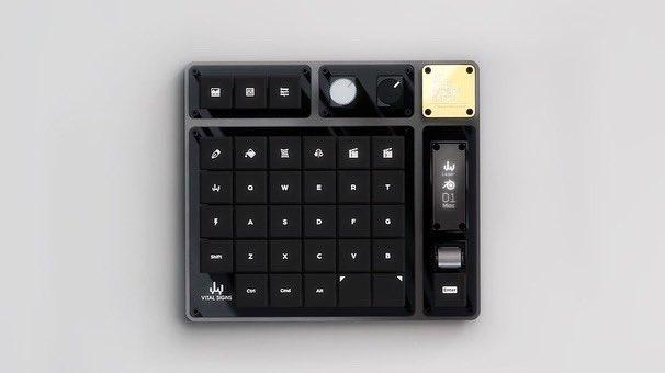 akrtrd_'s tweet photo. #DearCreators
今年の4月に届くキーボード。

左肘が少し変形してる自分にとって
分断されているキーボードはありがたい。

デザインも良いし。 https://t.co/i9M5Y4xuuO