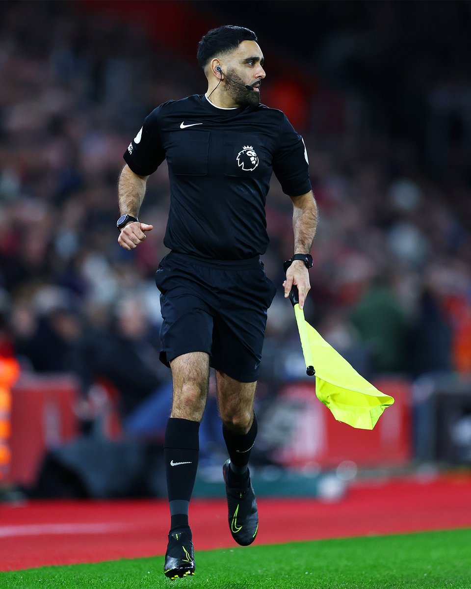 sportbible's tweet photo. Bhupinder Singh Gill becomes the first Sikh-Punjabi assistant referee in Premier League history.

The 37-year-old PE teacher, who qualified as a referee at the age of 14, ran the line during Southampton vs Nottingham Forest 🙌 https://t.co/HEMoBiV5DJ