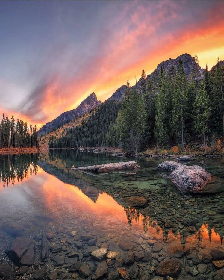 LMPositif's tweet photo. 🇺🇲 Superbe cliché d'un coucher de soleil au Grand Teton National Park ! 😍
☀️ Très bonne journée à tous ! 🍀 💛

📸 rob phillips https://t.co/9y2W59jfQx