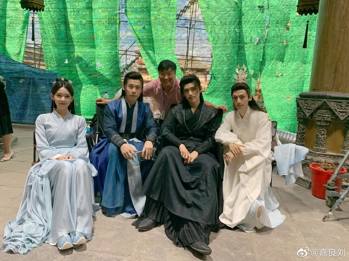 ZeeZeeZee_'s tweet photo. Cuz i can feel that HYX 2023 will manufest, i just wanna find moots to bond and talk with hereee
Like or rt so i can follow yall hihi
#Immortality #haoyixing #皓衣行 #hyx #hyxwhen #2ha #huskyandhiswhitecatshizun #二哈和他的白猫师尊 https://t.co/o3yXh2Mp0y