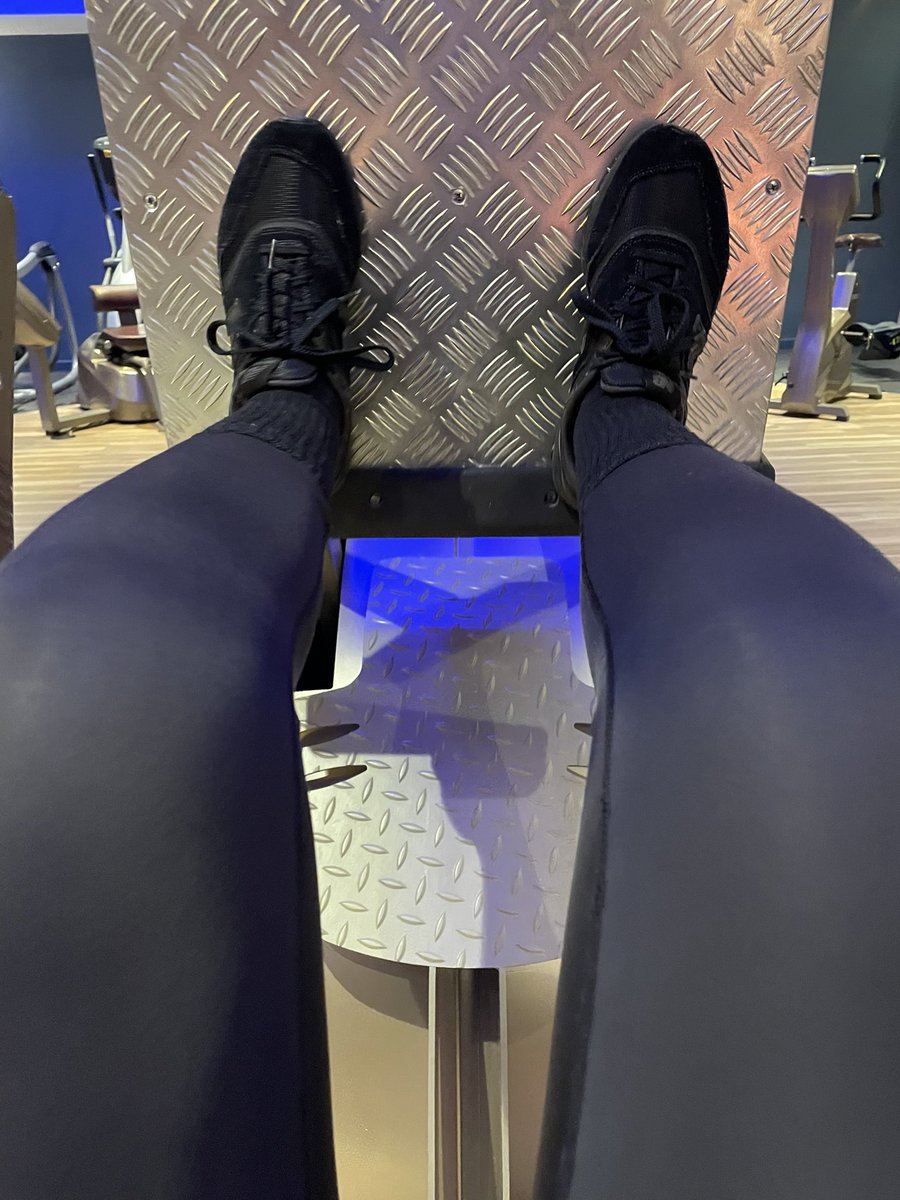 Angemundo's tweet image. HNY @healthhaus #Milon #MustTryHarder