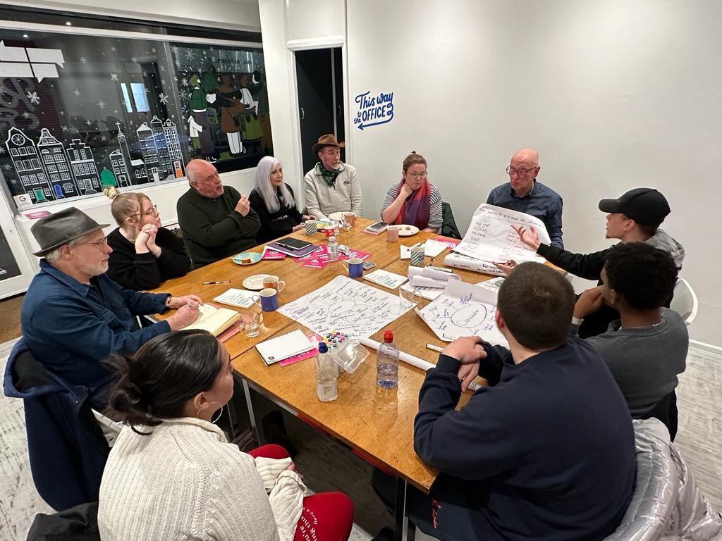 RightUpRStreet's tweet image. What a fantastic way to start the new year - seeing #RUOSHQ full of amazing creative folk 🤩
Doncaster’s #Read2Write and #GSD are collaborating on something very special - we can’t wait to share more 🙌 #CreateYourPlace @ace_national @ace_thenorth @MickJenx @IndigoGoblin