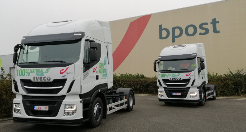 More than 40% of <a href="/bpost_nl/">bpost</a> branded vehicles are now #ecofriendly!

bpostgroup is doing its utmost to cut its #carbon emissions to 55% below 2019 levels by 2030. In #Belgium the goal is #zeroemission last-mile deliveries.

More 👉posteurop.org/showNews?selec… #Sustainability 📦👣🌍