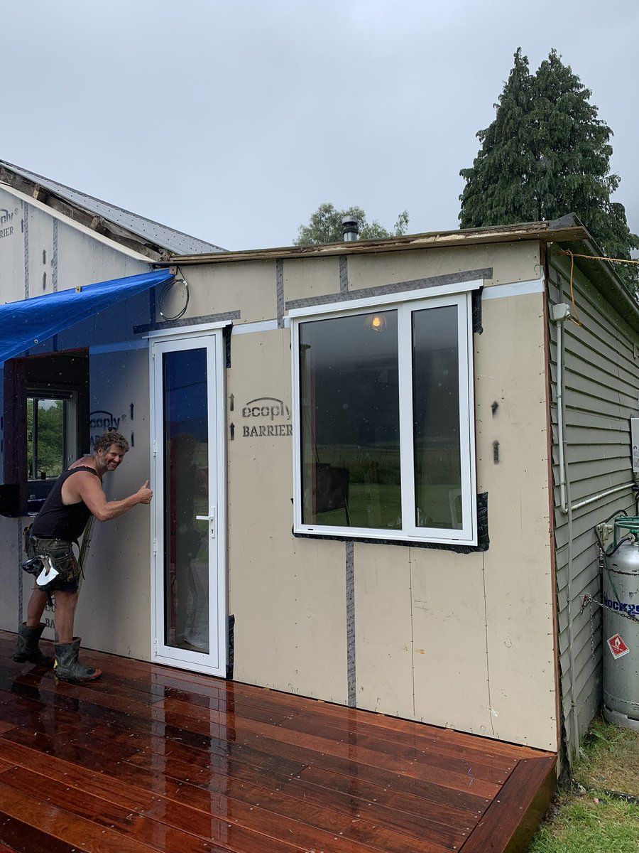 Rocket0764's tweet photo. It rained in the Mak’ today, but fukit we into it🤙
#redbands😎 https://t.co/v7012rwIj5