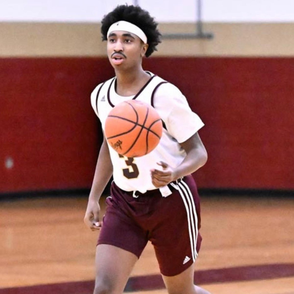 jdyn_11's tweet photo. 25 points 11 assist and a great team win tonight https://t.co/CMfY3WIoam