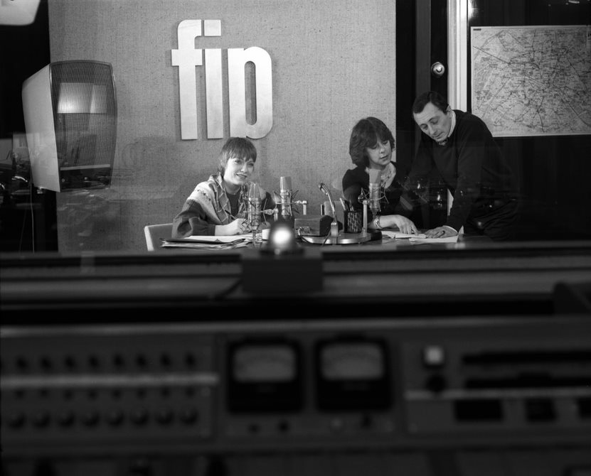 fipradio's tweet photo. On souffle nos 52 bougies aujourd'hui 🎂🎈 52 ans que la plus musicale des radios vous accompagne, avec l’intention de diffuser "60 minutes de musique par heure" 🎶

Et vous, depuis quand êtes-vous sur nos ondes ? 🤍

https://t.co/v37ITXCSg3 https://t.co/MtXj03jVEY
