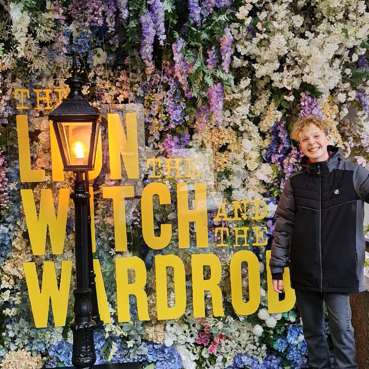 Suzanne0maddock's tweet photo. A great show!!! Just finished 1st act and love it. Highly recommended!!! #London #Westend #theatre #cslewis #drurylane #withmyboy #dayout #Showtime2023Vibes #thelionthewitchandthewardrobe https://t.co/8r1EmESjte