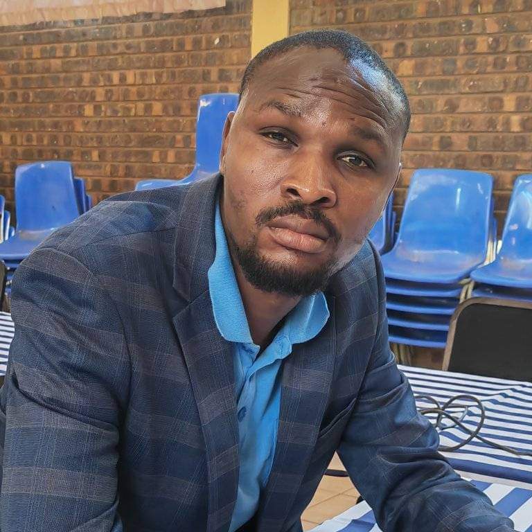 BChubane's tweet photo. #NewProfilePic https://t.co/nFS5kXlWV2