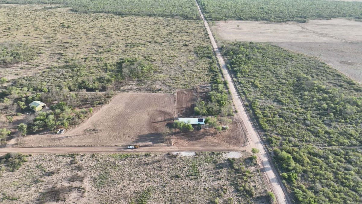 GobiernoSDE's tweet photo. Nuevo Centro Operativo del #ParqueProvincialCopo 🌳🦫

➡️ El gobernador @GZamoraSDE encabezó la inauguración del Centro Operativo 'Parque Provincial Copo' y realizó la entrega de camionetas y motocicletas 0KM para el patrullaje de los #BosquesNativos 🌳🏍 https://t.co/fig4SlyqPj