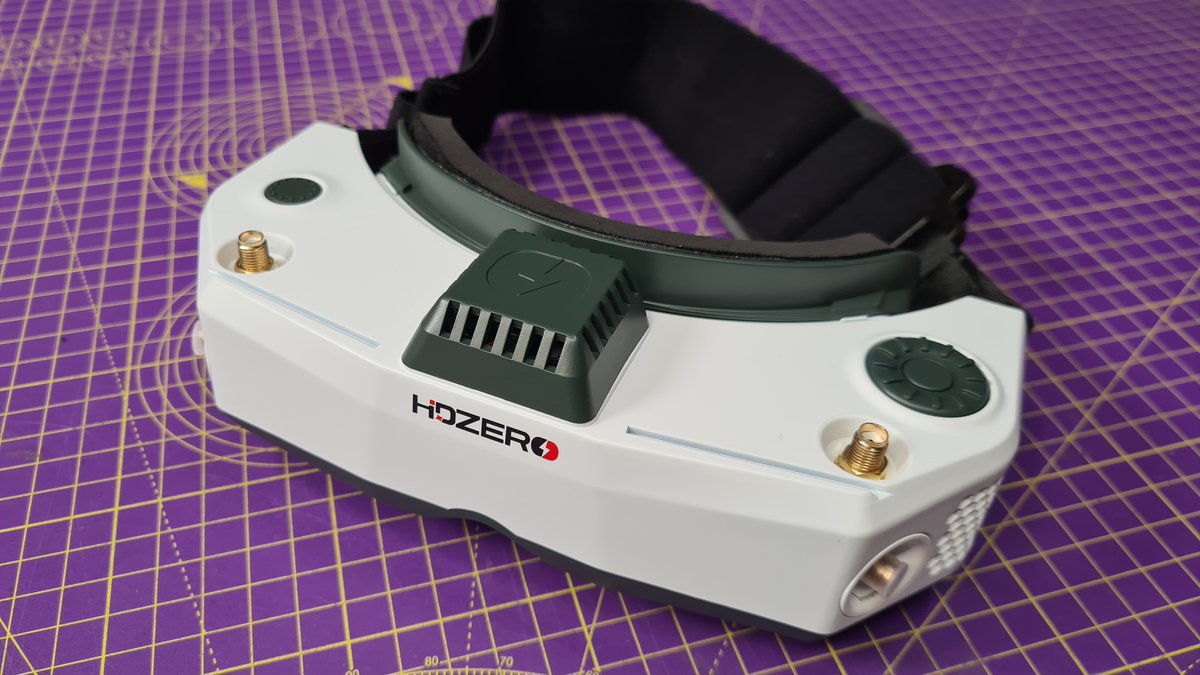 whirlybloke's tweet photo. Looks what's just arrived. Full production #HDZERO Goggles and I can declare they are, without doubt, the most comfortable and light-leak free #goggles ever. First indications are the displays are also magnificent. #FPV https://t.co/AAQypX0xqu