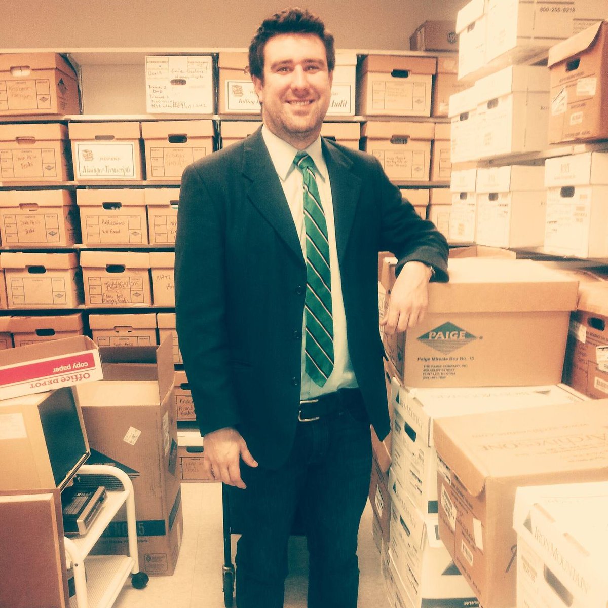 Resolve in 2023 to spread #FOI! Tips to starting newsroom FOI coach in <a href="/IRE_NICAR/">Investigative Reporters & Editors</a> journal FOI Files column. Also, my linked handout provides examples of <a href="/FOIANate/">FOIA Nate📄</a> (pic below), <a href="/JasonLeopold/">Jason Leopold</a>, <a href="/KyleIboshi/">Kyle Iboshi</a>, <a href="/mendozamartha/">Martha Mendoza</a>, <a href="/ShawnMusgrave/">Shawn Musgrave</a>, <a href="/lewiskamb/">Lewis Kamb</a> and more: tinyurl.com/FOIcoach