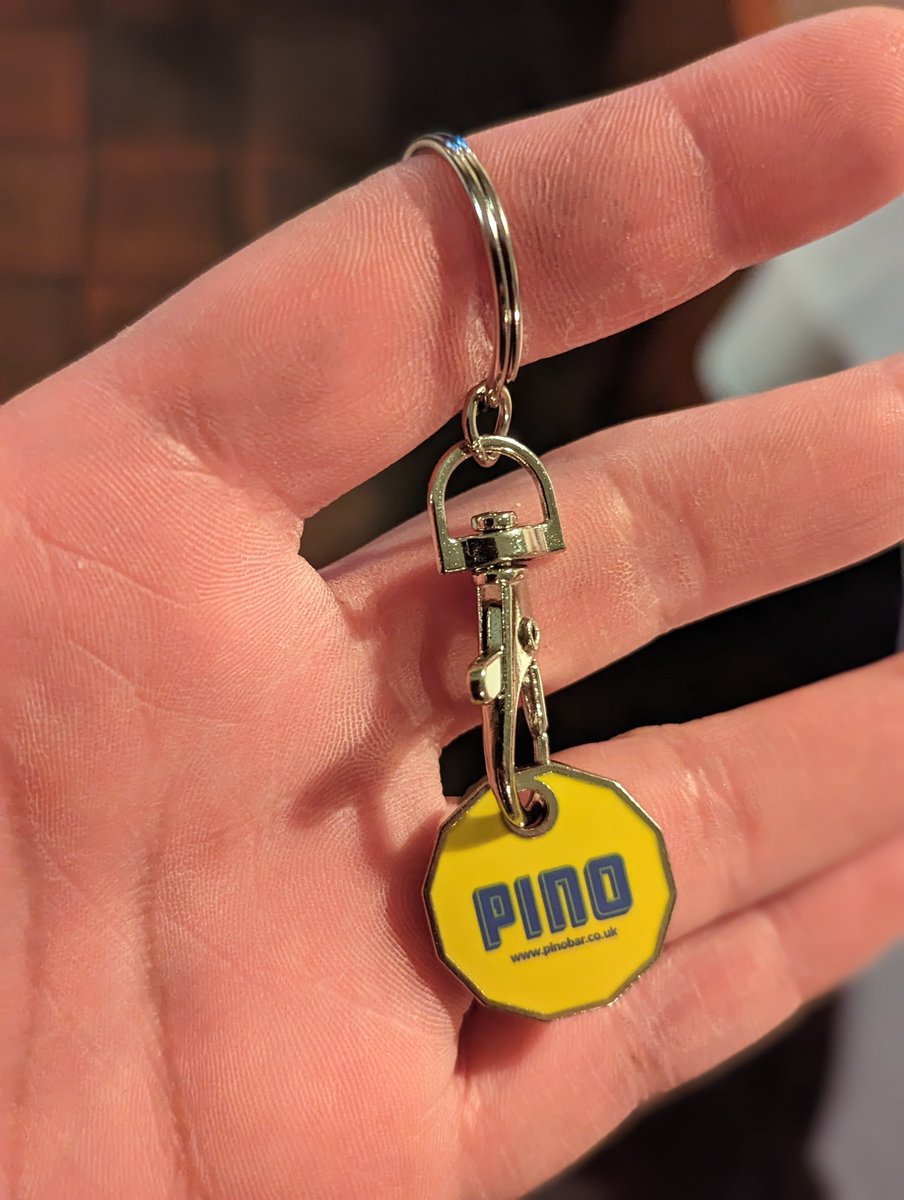 JamesChiavarini's tweet image. An extra 500 keyrings for our pizzeria have arrived.

Each keyring entitles a struggling family to 4 free pizza margheritas a day, 5 days a week.

Free of charge and no questions asked.

 If you know anyone that would benefit from a keyring, please message. DM's always open.

❤️