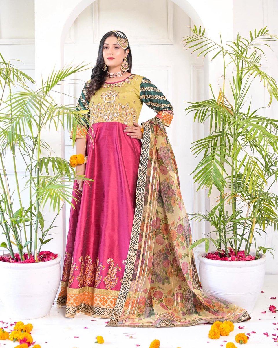 Shabis's tweet photo. MAHNOOR LUX - SHAHJAHAN - 
ORDER YOURS TODAY AT Shabi’s 

Call 647-478-7896 to book your appointment. 
.
.
.
#pakistanifashion
#pakistanifashionblogger
#pakistanifashions
#pakistanifashioncanada
#pakistanifashionshow
#pakistaniwedding 
#weddingformal #weddingformals https://t.co/Cx0v6f46ss