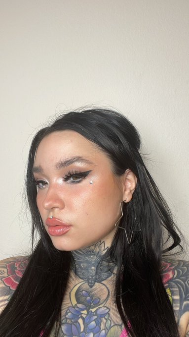 This is the best my make up has ever looked https://t.co/95lSDUBonF<a href="/tag/slimthick"class="tags"><span>#slimthick</span></a><a href="/tag/onlyfans"class="tags"><span>#onlyfans</span></a><a href="/tag/onlyfans_girl"class="tags"><span>#onlyfans_girl</span></a>