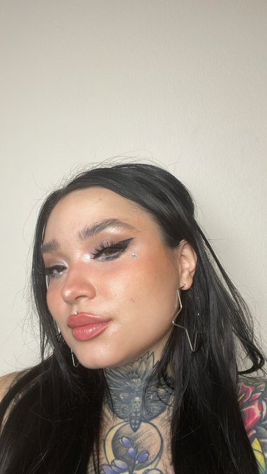 This is the best my make up has ever looked https://t.co/95lSDUBonF<a href="/tag/slimthick"class="tags"><span>#slimthick</span></a><a href="/tag/onlyfans"class="tags"><span>#onlyfans</span></a><a href="/tag/onlyfans_girl"class="tags"><span>#onlyfans_girl</span></a>