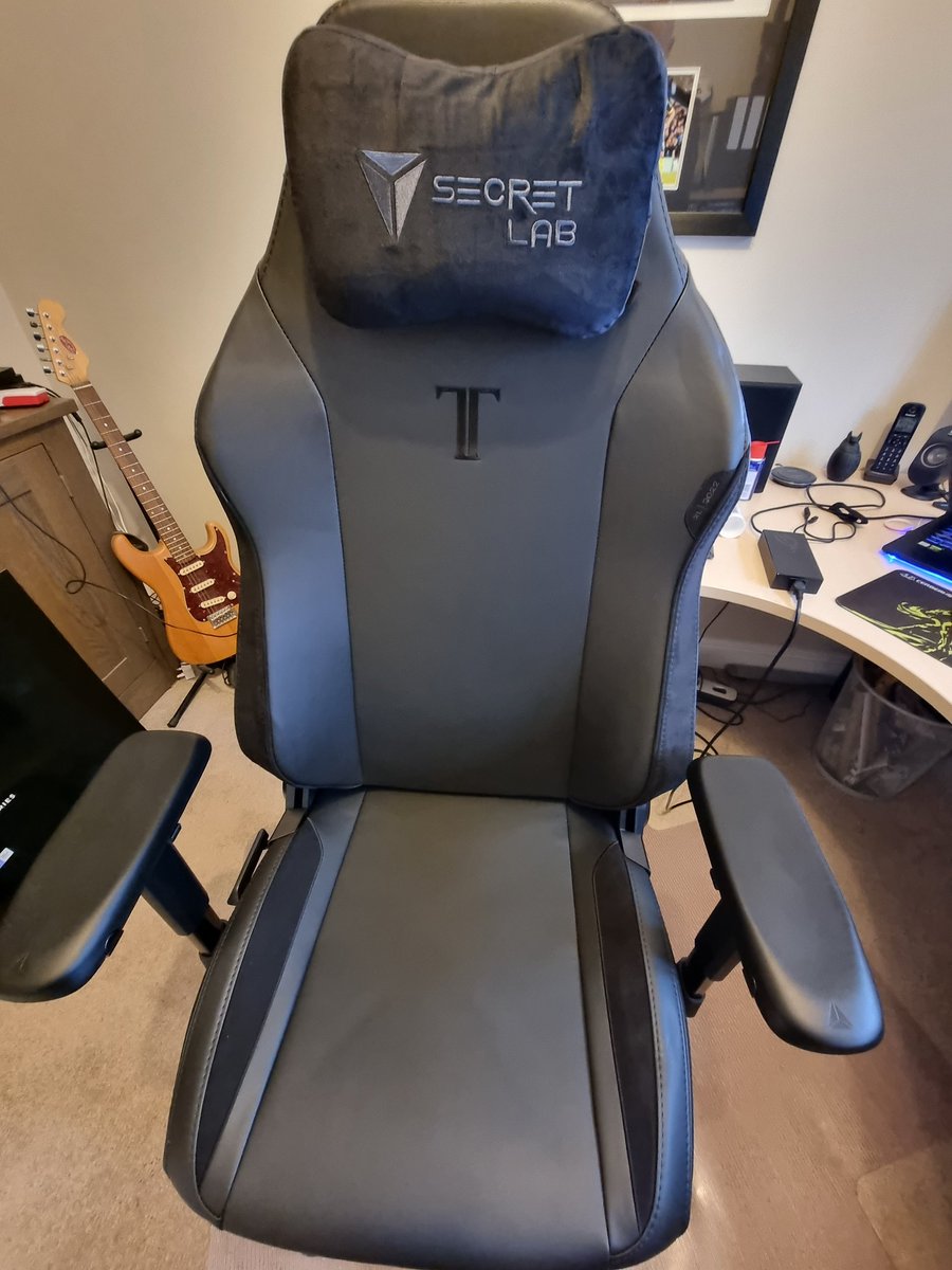 Lewy74's tweet photo. New office chair. Hoping this stops the visits to the osteopaths. #Secretlab https://t.co/Cz6a96GsFM