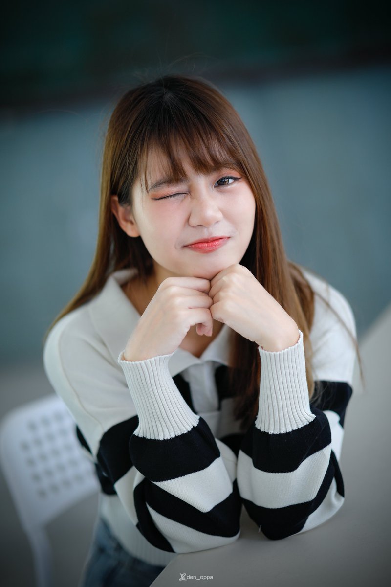 den_oppa's tweet photo. Every Christmas with Moopear
-Chapter 5-

👱‍♀️: @moopear_ 
📍: In the vicinity of HOLIDAY PASTRY
📷: Canon EOS 5D Mark IV + EF85mm f/1.4L IS USM

#Moopear #ムーペァー 

=====
Like &amp; follow for HD photos &amp; videos
facebook: den.oppa
instagram, twitter, youtube: @den_oppa https://t.co/gYPW1mQLr1