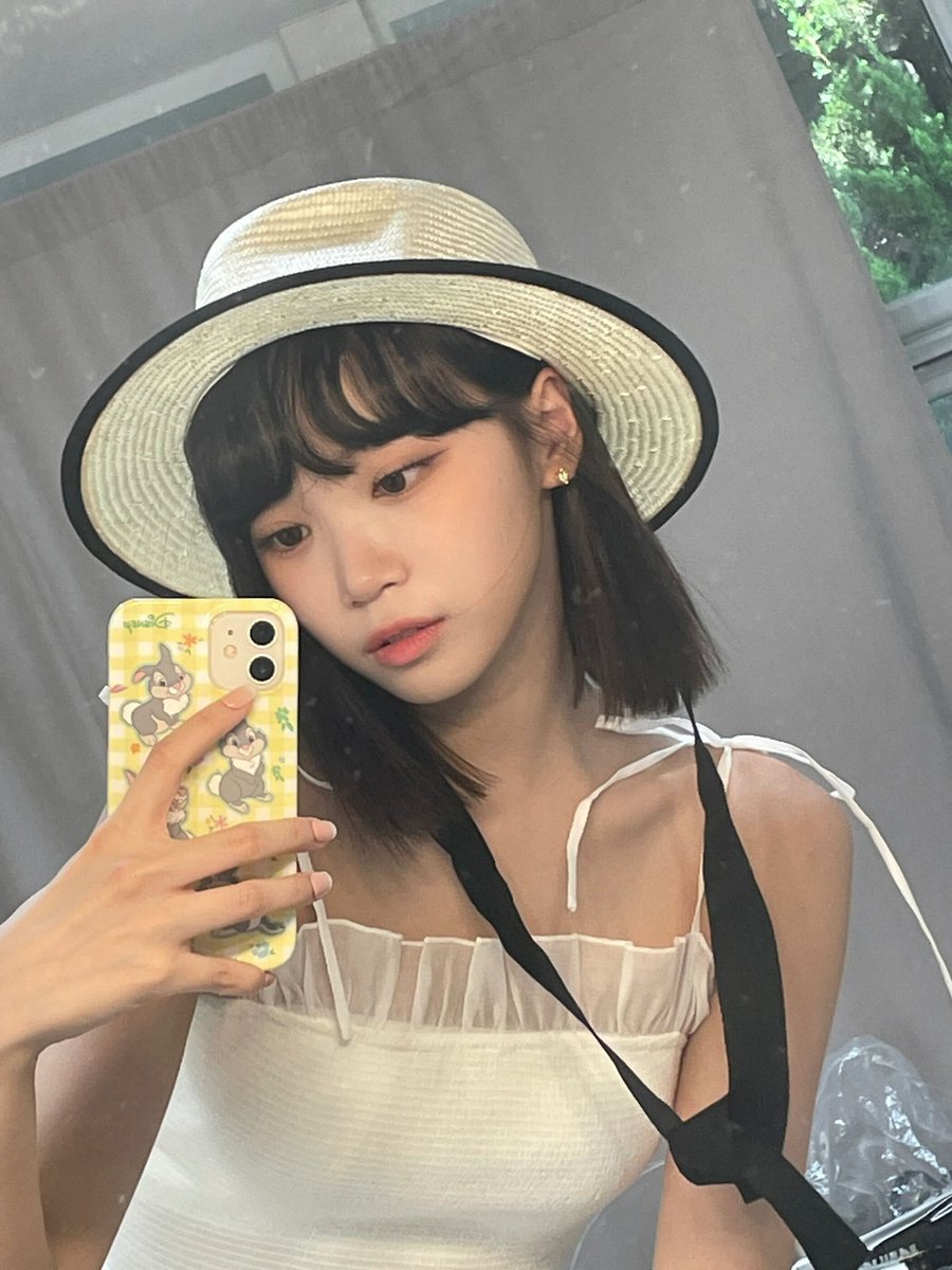 shuhja's tweet photo. how is the season greetings~? do you like it~? >< https://t.co/zOhLKGADIn