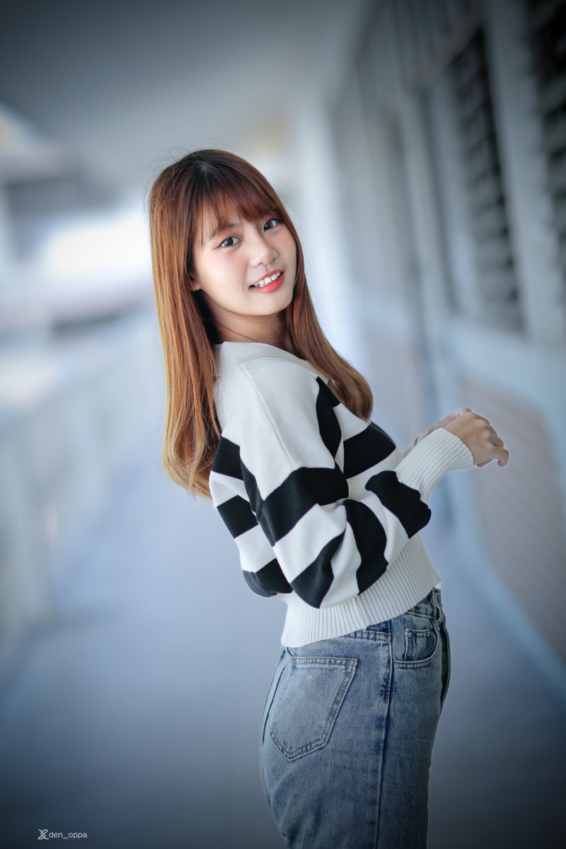 den_oppa's tweet photo. Every Christmas with Moopear
-Chapter 5-

👱‍♀️: @moopear_ 
📍: In the vicinity of HOLIDAY PASTRY
📷: Canon EOS 5D Mark IV + EF85mm f/1.4L IS USM

#Moopear #ムーペァー 

=====
Like &amp; follow for HD photos &amp; videos
facebook: den.oppa
instagram, twitter, youtube: @den_oppa https://t.co/WKRwadR1sr