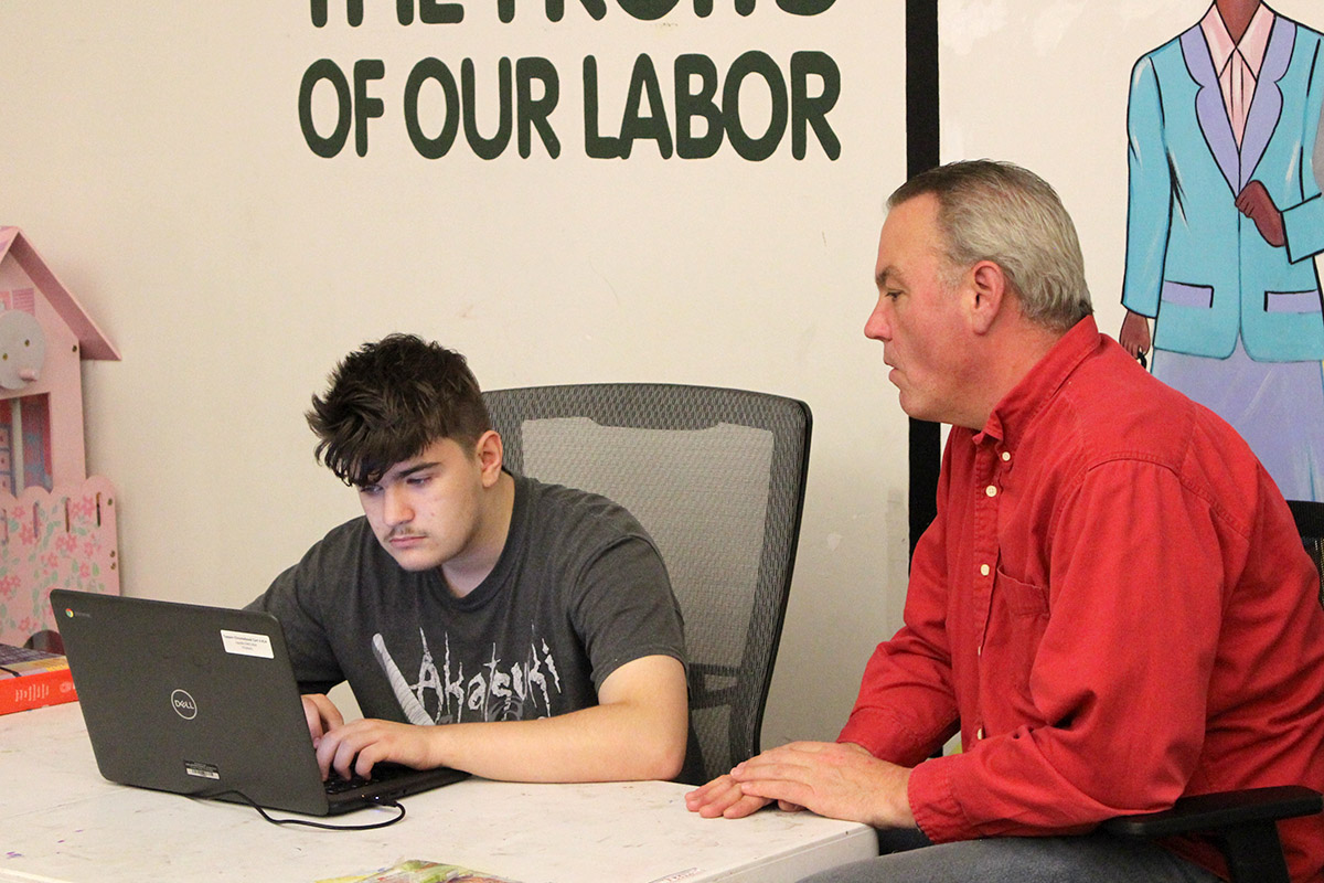 Looking for a new learning opportunity? Peace is currently recruiting volunteers to help tutor kindergarten through high school students in our After-School Programs. 

Volunteers must be in 9th grade or older and fill out our online volunteer application: peaceneighborhoodcenter.org/get-involved/