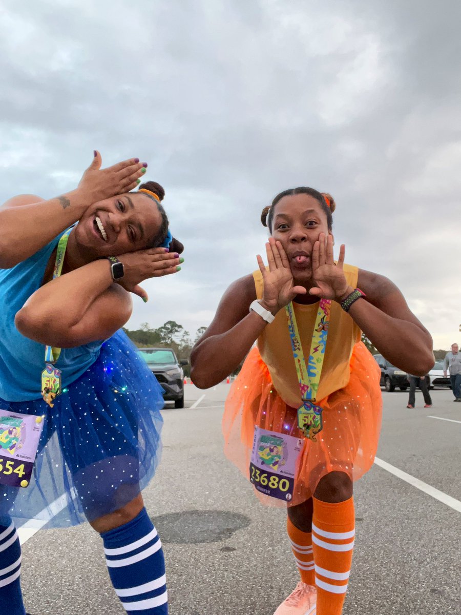 BEEORWUDDEVA's tweet image. 5K DONE! 🥳 @Refinnej_Elyse 
•
•
•
#runDisney #WDW5K #FindingNemo