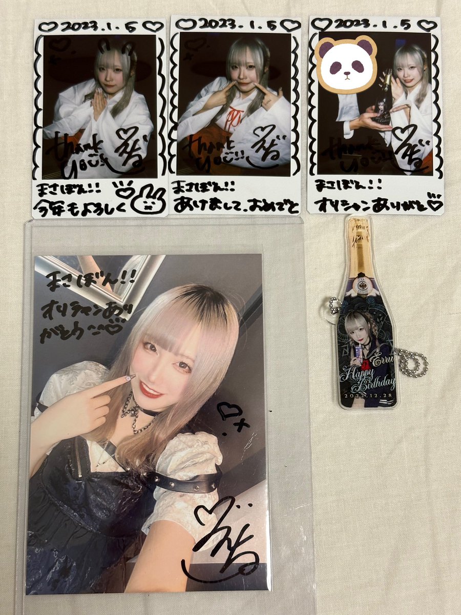 masabon48's tweet image. 🍾🌟RIAZ訪問🌟🍾①

えるちゃんが出勤してると聞き、突撃！！！
入った瞬間にドカタちゃん名前を呼ばれ、えるちゃんはメイク中wwww
目的だった生誕オリシャン開けて満足😊（私は飲んでないけど）
空いてたので、2時間くらいお話し出来て楽しかった😊✨
巫女さんコス可愛いね(*´꒳`*)
#RIAZ