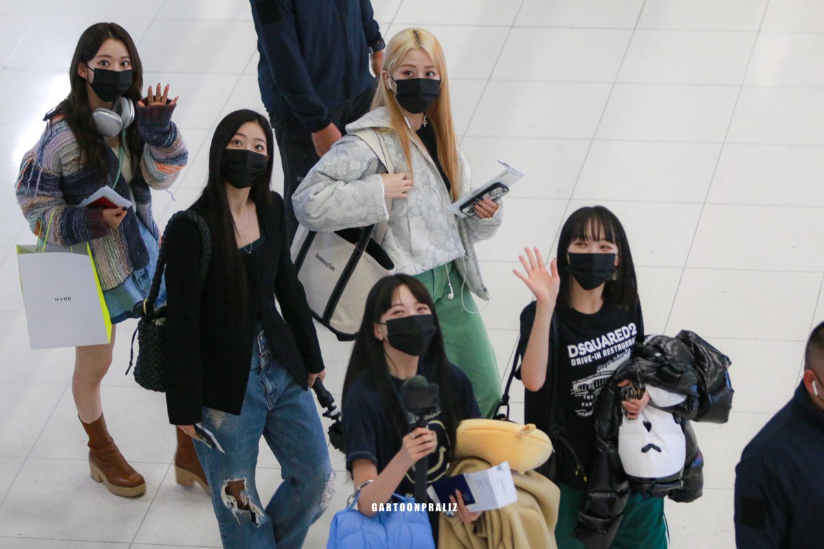 Gartoonpraliz ft.จะเลิกติ่ง tweet media