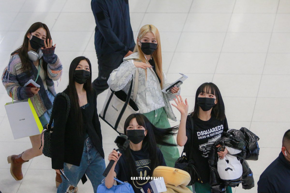 Gartoonpraliz ft.จะเลิกติ่ง tweet media
