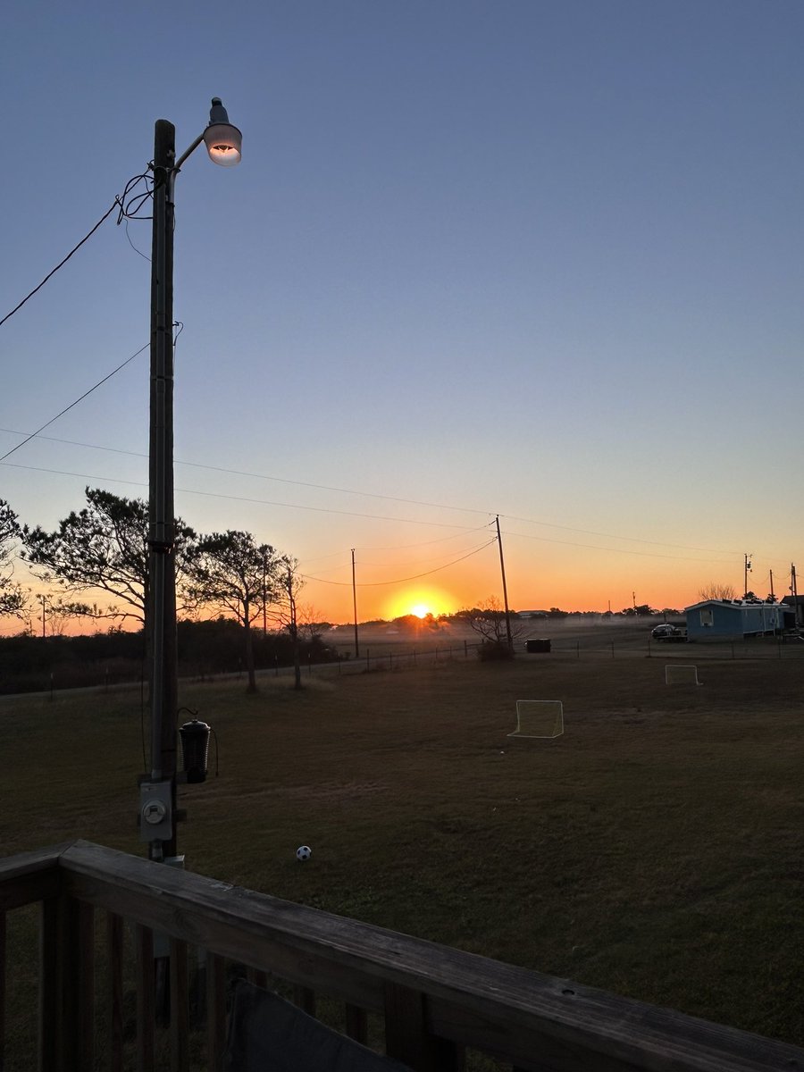faepluto's tweet photo. sunset pics i took recently 🫡 https://t.co/xkxp54wEPC