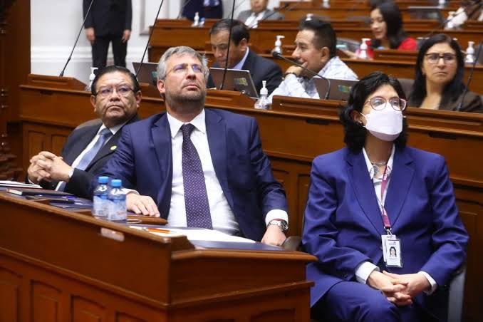 Taniaramirezga2's tweet photo. J. Salas @JNE_Peru P. Corvetto @ONPE_oficial y C. Velarde @ReniecPeru son el problema. Se inscribió indebidamente plancha presidencial, no se contó debidamente votos y se permitió que muertos votarán al no depurar padrón electoral. Con ellos, “errores” pueden volver a ocurrir. https://t.co/1ZMVL62frh