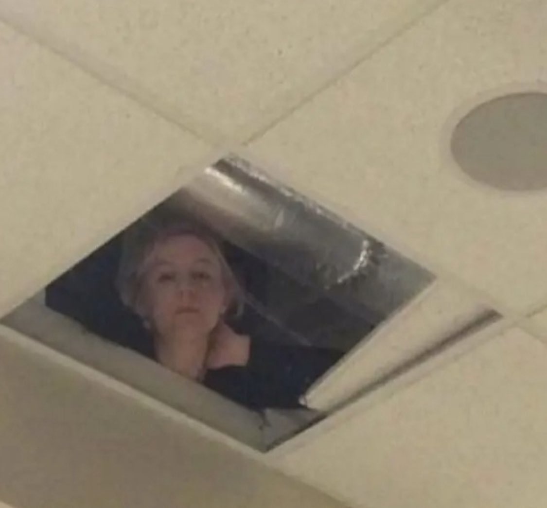 Sagar_zepp's tweet photo. Attendings looking at interns performing procedures:
#MedTwitter https://t.co/26AE84bZWV
