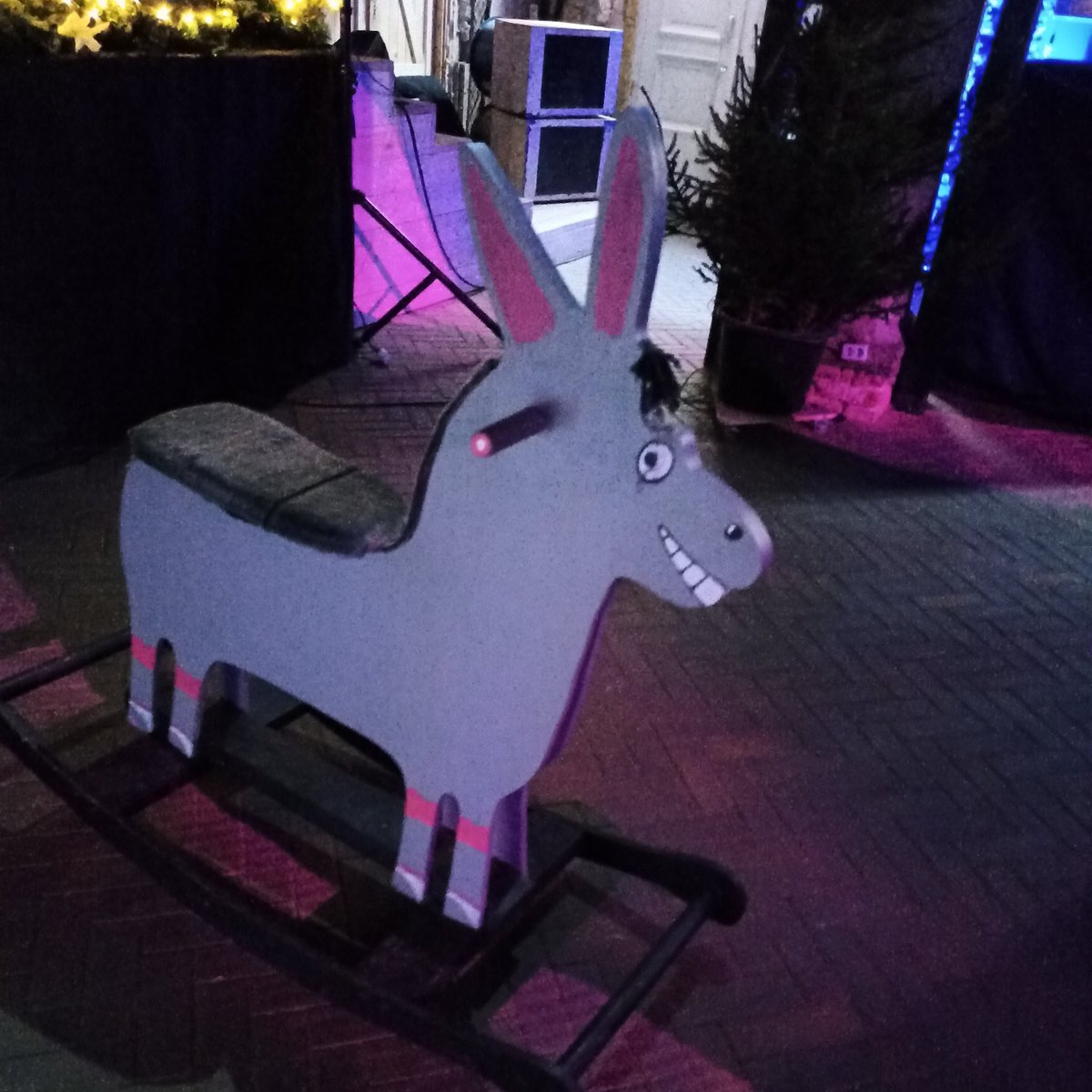 зашла в церковь, увидела ши-сюна