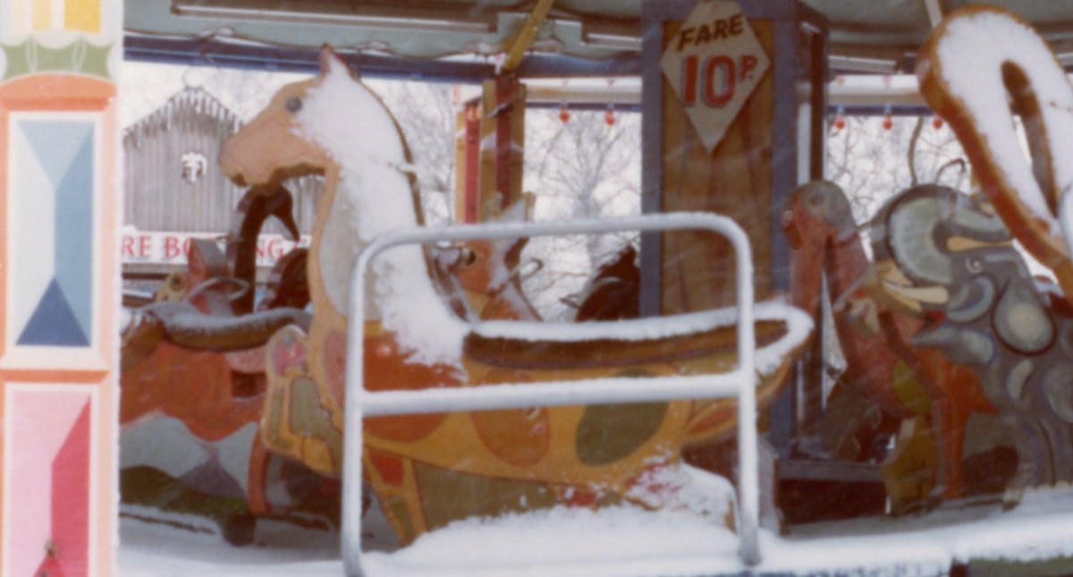 PickmereLake's tweet photo. Easter 1976, mmm chilly! https://t.co/rqI9biPjzk